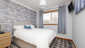 Standard House | 3 bedrooms, iron/ironing board, free WiFi