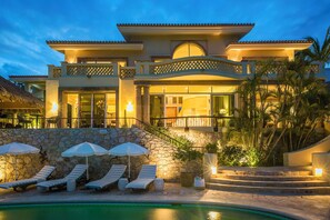 Exterior - Gorgeous Ocean Views and Sundeck! Perfect for Families And Couples! (San Jose del Cabo)