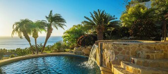 Gorgeous Ocean Views and Sundeck! Perfect for Families And Couples!