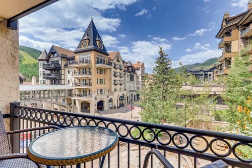 Rooftop Hot Tub, Next to Vail Mtn | LHStudio