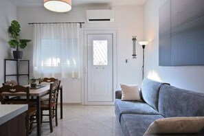 Living area - Sea breeze apartment in Palaio Faliro / Netflix (Paleo Faliro)