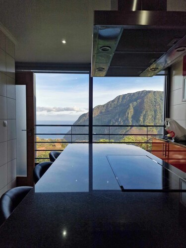 Villa offering amazing views of São Vicente valley and the Atlantic Ocean.