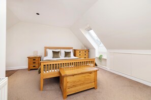 Family Apartment, City View - JOIVY Modern flats near Edinburgh Castle (Edinburgh)