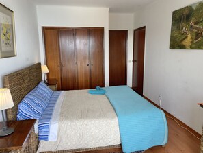 2 Schlafzimmer, Bügeleisen/Bügelbrett, Reisekinderbett