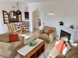 Fernseher, Kamin