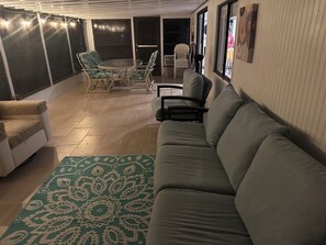 Interior - Charming 2-bedroom house in Fort Myers with WiFi and AC (Fort Myers)