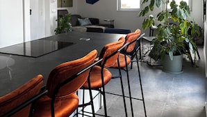 Deluxe-lejlighed - havudsigt | Privat køkken | Espressomaskine, elkedel