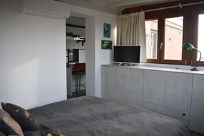 Deluxe Apartment, Sea View - Path to Heaven by Ostia Beach  (Rome)