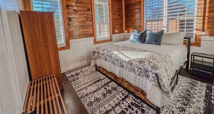 Cozy Farm Stay at Top Hat Equestrian. Horse and pet friendly!