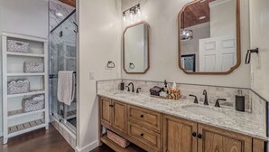 Unclassified image, 3 of 23, button - Cozy Farm Stay at Top Hat Equestrian.  Horse and pet friendly! (Fairhope)