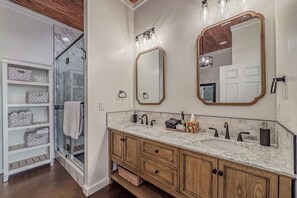 Unclassified image, 3 of 23, button - Cozy Farm Stay at Top Hat Equestrian.  Horse and pet friendly! (Fairhope)