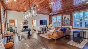 Unclassified image, 4 of 23, button - Cozy Farm Stay at Top Hat Equestrian.  Horse and pet friendly! (Fairhope)