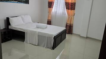 Room, 1 Bedroom, Accessible, Smoking | 1 bedroom
