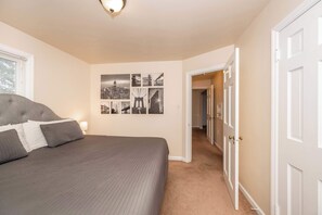 4 slaapkamers, een strijkplank/strijkijzer, wifi, beddengoed