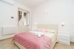2 dormitorios, tabla de planchar con plancha, wifi y ropa de cama