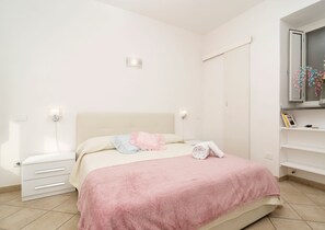 2 bedrooms, iron/ironing board, WiFi, bed sheets - Lucia Cottage BB (Massa Lubrense)