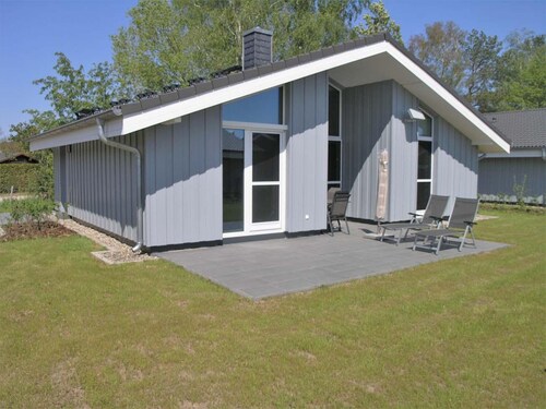 Ferienhaus mit Sauna im Ferienpark Mirow