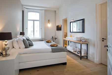 Deluxe Double Room | 2 bedrooms, in-room safe, desk, laptop workspace