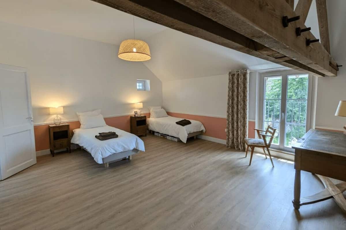 Chambre "Garance" avec un lit enfant | Wi-Fi gratuit, draps fournis