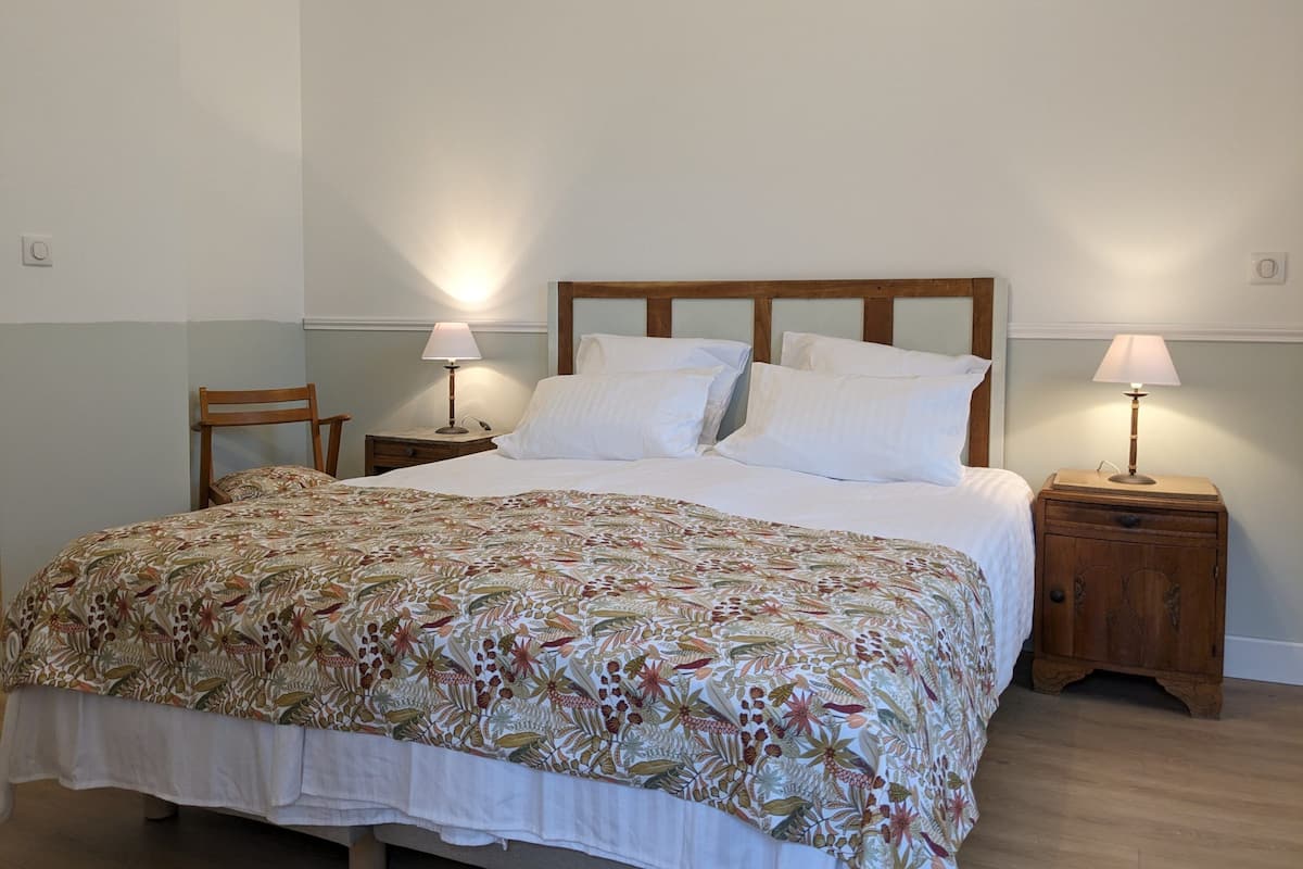 Belle Chambre "Sauge" | Wi-Fi gratuit, draps fournis