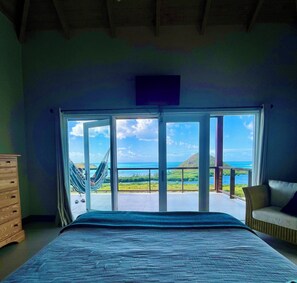 3 bedrooms, travel crib, WiFi, bed sheets