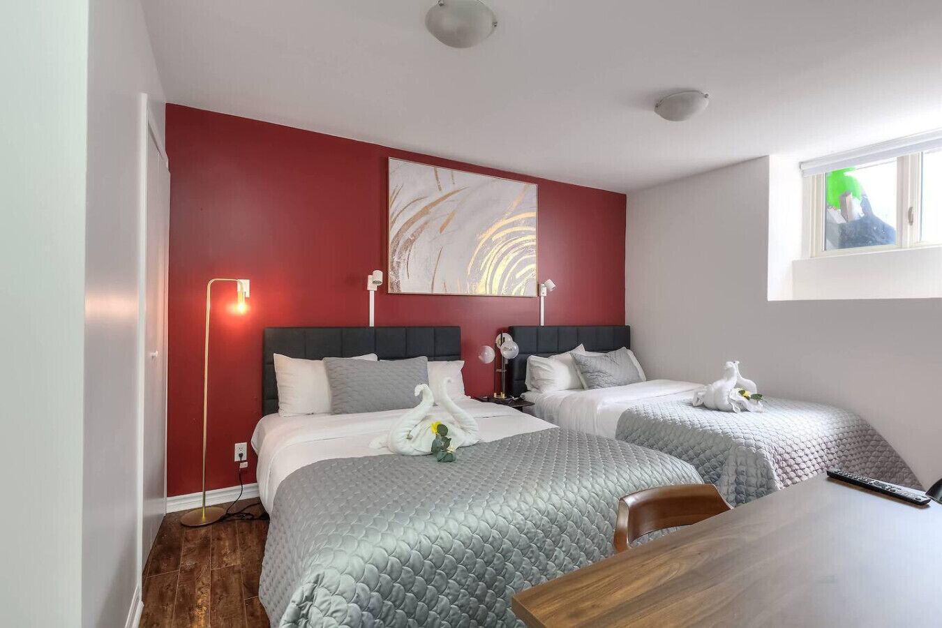 2 bedrooms, desk, iron/ironing board, WiFi