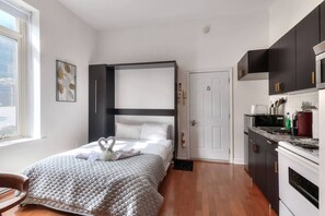1 bedroom, desk, iron/ironing board, WiFi