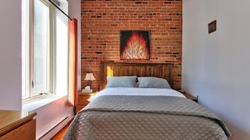 1 bedroom, desk, iron/ironing board, WiFi