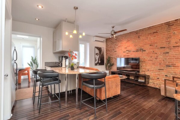 Interior - Fox Hotel | Palais Des Congrés VI (Montréal)