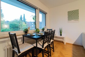 تناول الطعام