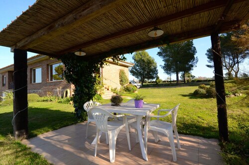 Villa in Garrigoles With Private Pool