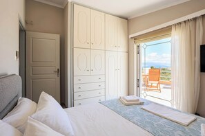 3 chambres, fer et planche à repasser, Wi-Fi, draps fournis
