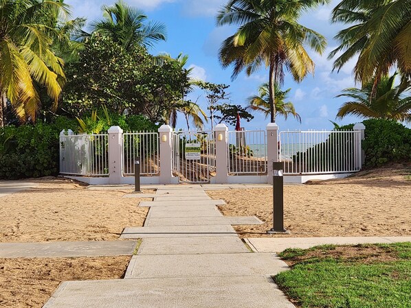 Property grounds - Bosque del Mar/2-bedroom/2 bath/Beach/ 12 mins El Yunque/Free Wi-Fi/Free Parking (Río Grande)