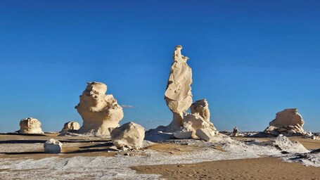 Sehenswürdigkeit. We organize safari trips to white desert