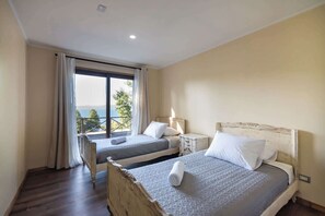 4 bedrooms, WiFi, bed sheets