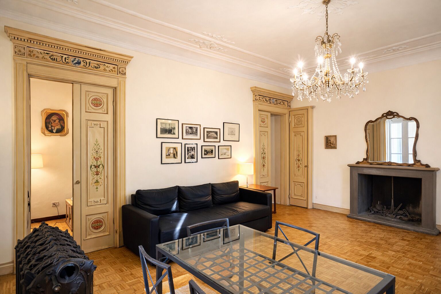 Classic-Apartment, Balkon, Stadtblick | Wohnbereich