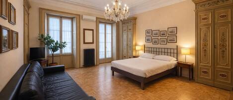 Condo clásico, balcón, vista a la ciudad | 1 habitación y wifi gratis