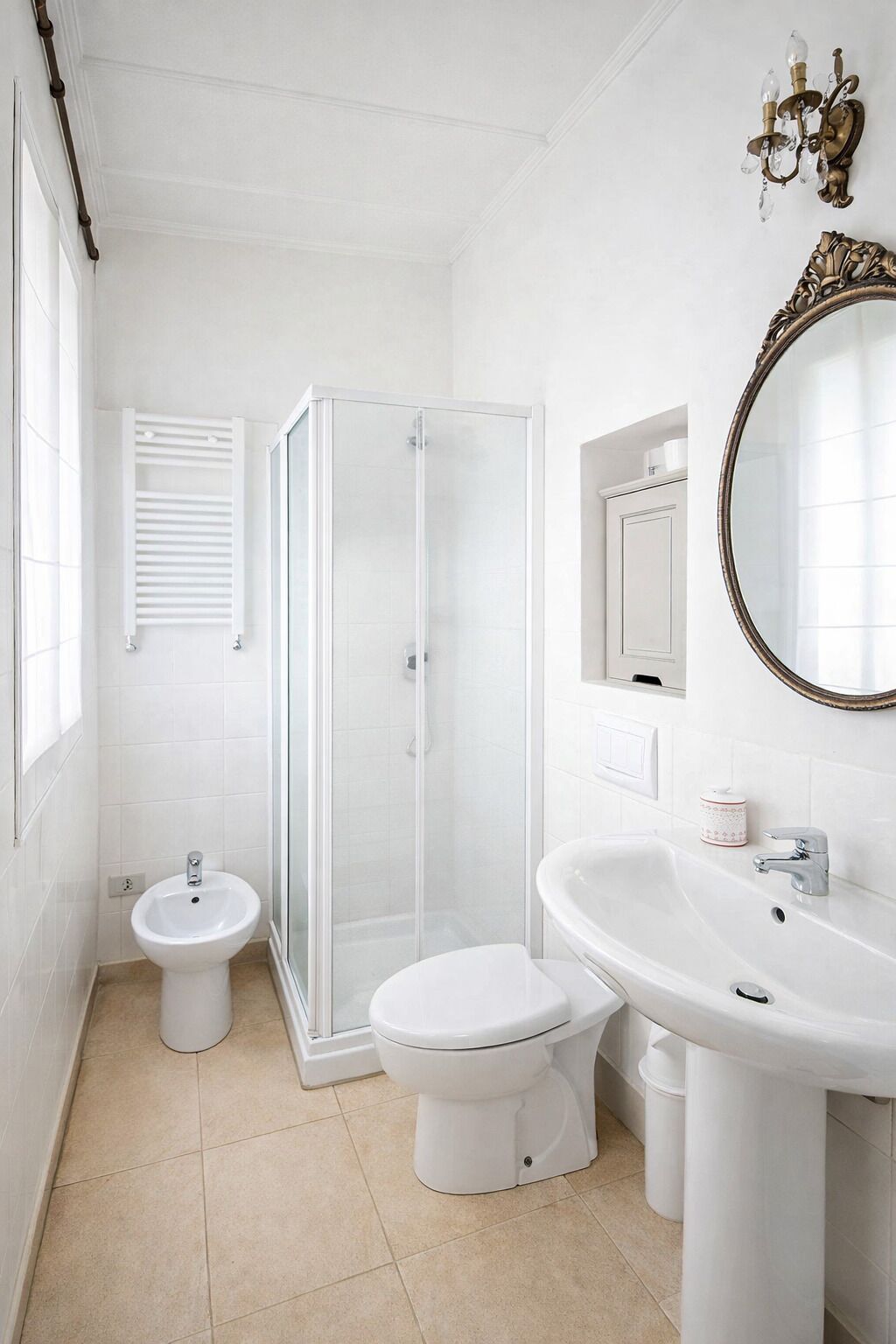 Condo clássico, sacada, vista para a cidade | Banheiro | Produtos de toalete grátis, sabonete, shampoo, papel higiênico