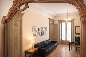 Leilighet – classic, balkong, byutsikt | 1 soverom og wi-fi (inkludert)