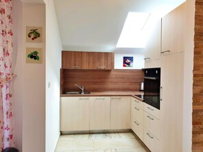 Køleskab, ovn, opvaskemaskine