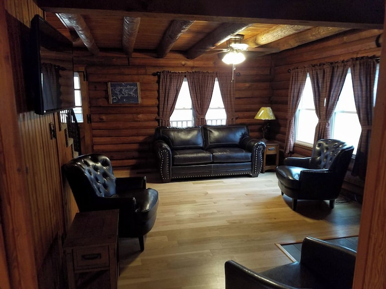 Authentic Log Cabin In The Southern Ozark Mountains With Hot Tub - Mountain Home, AR