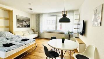 Iron/ironing board, WiFi, bed sheets