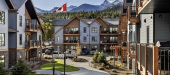 Luxury 1 Bed|Mountain Views |Heated Pool & Hot Tub