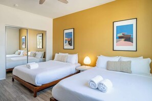 6 bedrooms, desk, iron/ironing board, travel crib