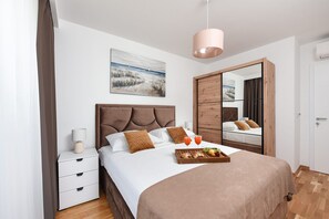 4 habitaciones, tabla de planchar con plancha y wifi gratis 