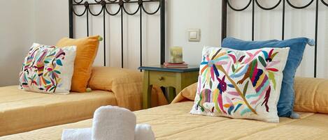 2 chambres, fer et planche Ă repasser, Wi-Fi gratuit, draps fournis