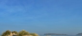 Cozy Tourist Apartment in Somo, Ideal for Families.