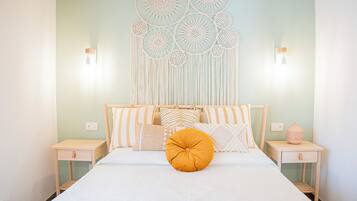 1 sovrum, strykjÀrn/strykbrÀda och sÀngklÀder