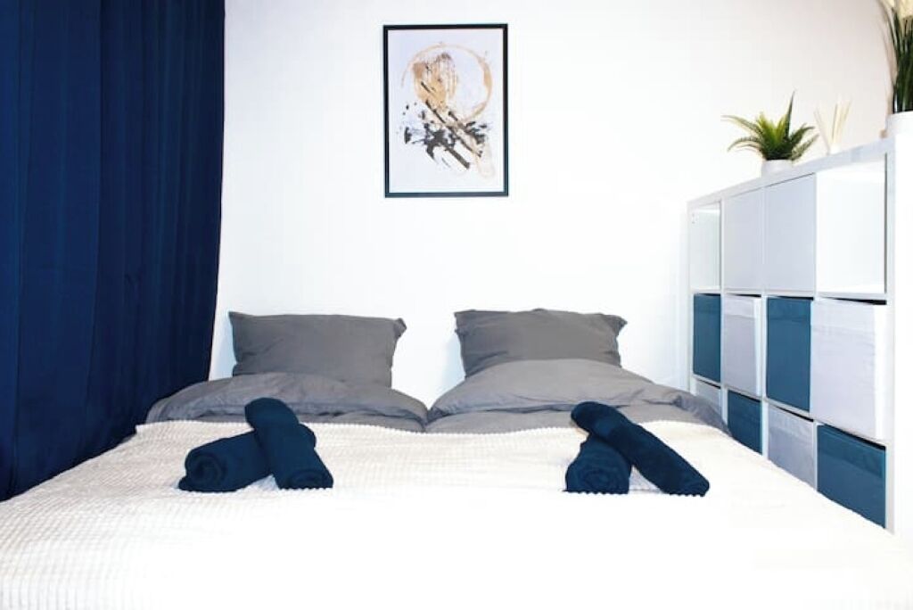 1 camera, ferro/asse da stiro, Wi-Fi