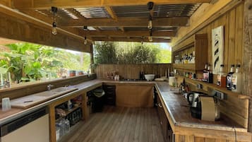 雪櫃、爐具、洗碗機、咖啡機/沖茶器